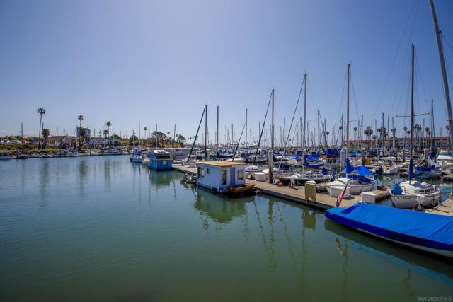 1786 Jasmine Way, Oceanside CA: https://media.crmls.org/mediaz/ead2f750-3bef-4536-947d-cbd9b719fdbc.jpg