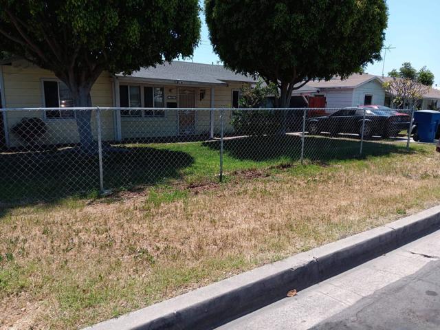 902 E Greenwood Ave E, La Habra CA: https://media.crmls.org/mediaz/ead311d8-6ba1-44bb-92e1-f6a5bfd79f19.jpg