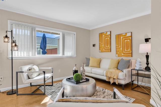 7602 Arbor Creek Cir, Dublin CA: https://media.crmls.org/mediaz/ead33462-6e0a-426e-9367-4e5137a7a993.jpg