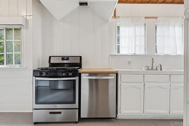 Detail Gallery Image 16 of 34 For 4904 7th Ave, Los Angeles,  CA 90043 - 3 Beds | 2 Baths