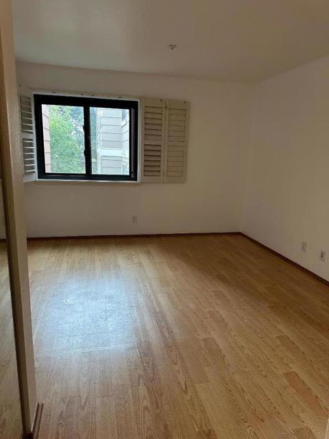 808 Red Leaf Court, San Francisco CA: https://media.crmls.org/mediaz/ead4e058-f566-42a0-a134-9d0e85e9853f.jpg