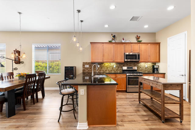 43606 Treviso Drive, Indio CA: https://media.crmls.org/mediaz/ead56841-04e3-403d-8eac-2961ac472552.jpg