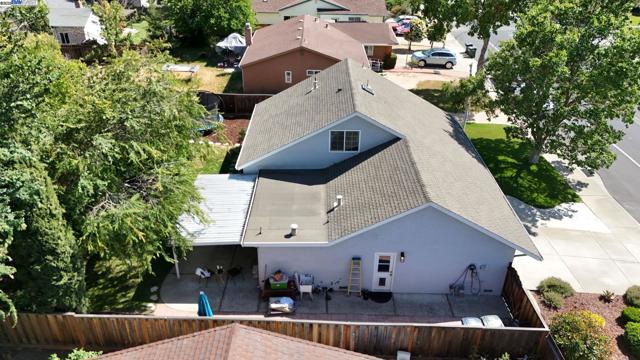 771 Hagemann Dr, Livermore CA: https://media.crmls.org/mediaz/ead5b265-3381-4a9b-9b6c-de7e5afb41d9.jpg