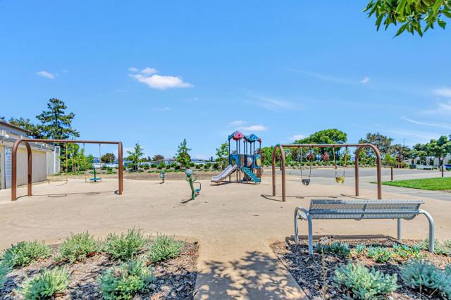 2213 Wigeon Court, San Leandro CA: https://media.crmls.org/mediaz/ead5b409-6fae-4b49-8803-1dc95945dc86.jpg