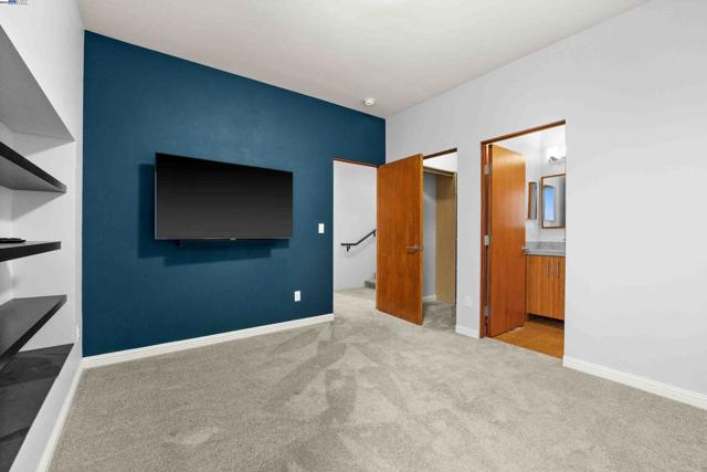 103 Diablo Dr, Oakland CA: https://media.crmls.org/mediaz/ead5f4f7-03df-4f24-9784-4da032a8dec4.jpg