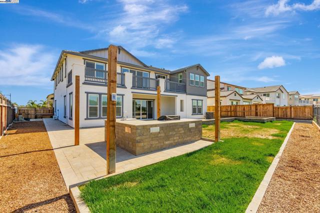 665 River Bend Dr, Lathrop CA: https://media.crmls.org/mediaz/ead63dd7-a71e-4d74-9724-4d9c594f1787.jpg