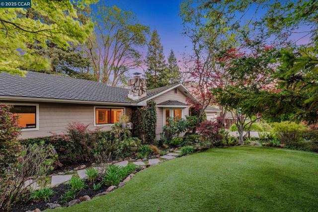 1834 Ivanhoe Ave, Lafayette CA: https://media.crmls.org/mediaz/ead6a287-627c-4067-b530-ee06a769a8a5.jpg