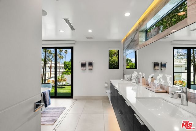 4338 Agnes Avenue, Studio City CA: https://media.crmls.org/mediaz/ead6e2ba-848e-43bf-8630-648e418cd510.jpg