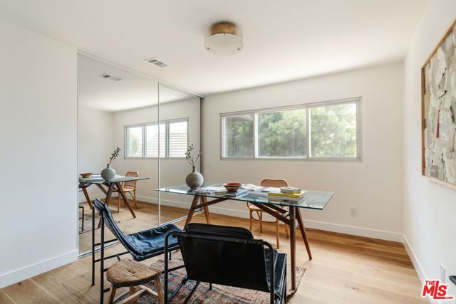 8381 Zitola Terrace, Playa del Rey CA: https://media.crmls.org/mediaz/ead740af-4f4f-42ae-a5fc-d720ab7b429f.jpg