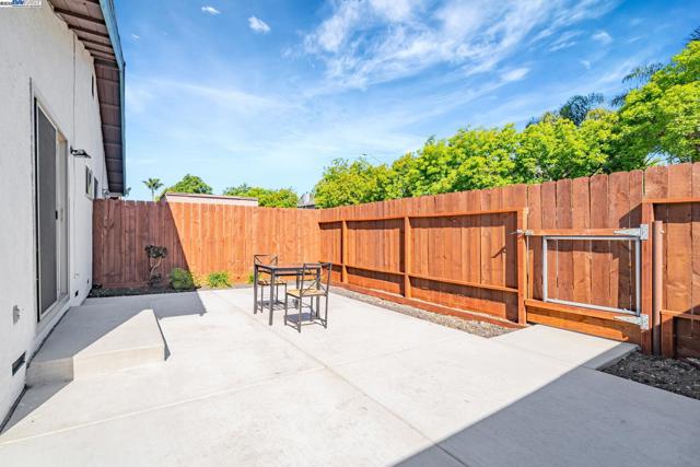 8629 Beverly Lane, Dublin CA: https://media.crmls.org/mediaz/ead75b38-4b4f-4f58-a15d-57198805f203.jpg