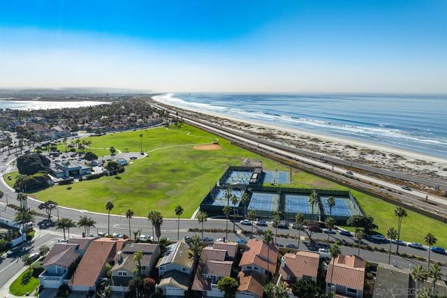 85 Catspaw Cpe, Coronado CA: https://media.crmls.org/mediaz/ead75c0b-6288-439c-8004-b83372fcf54a.jpg