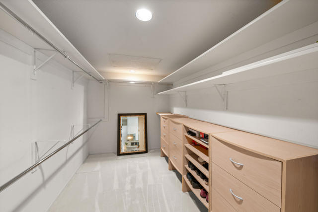 212 S Kavenish Drive, Rancho Mirage CA: https://media.crmls.org/mediaz/ead79c0f-7c7b-4244-b857-373afc13b5a9.jpg
