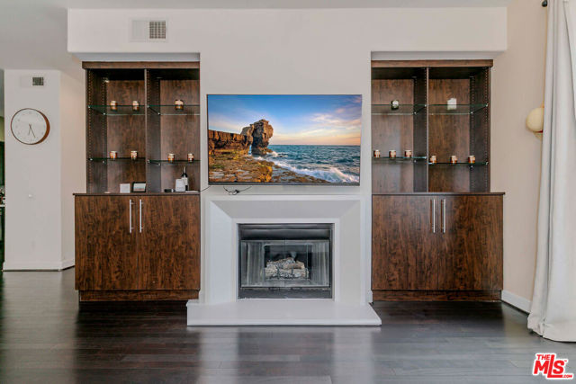 4644 Coldwater Canyon Avenue, Studio City CA: https://media.crmls.org/mediaz/ead7aa5b-b787-41ad-9fd7-de7644dd5585.jpg