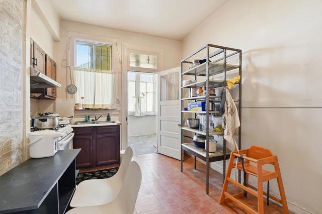 21182122 Mason Street, San Francisco CA: https://media.crmls.org/mediaz/ead88679-bfda-4032-a660-d8f27941f7db.jpg