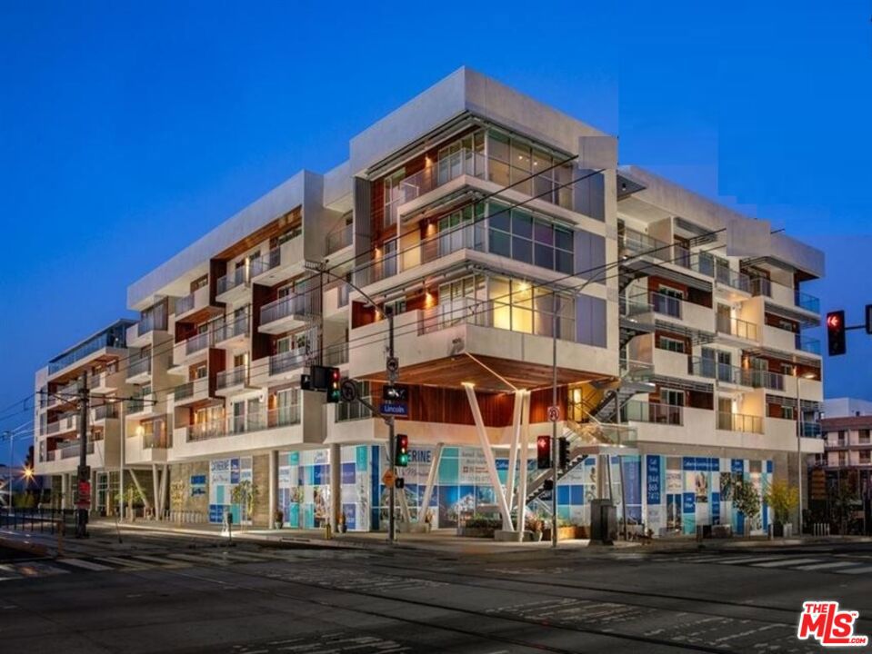 1625 Lincoln Boulevard E104, Santa Monica, CA 90404