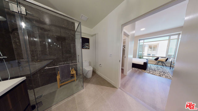 520 N Central Avenue, Glendale CA: https://media.crmls.org/mediaz/eada121b-d897-47ff-9fca-26c6fe533d07.jpg