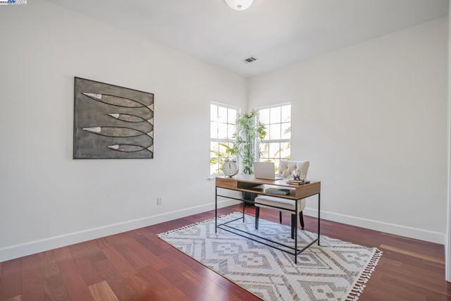 744 Bodega Ct, Fremont CA: https://media.crmls.org/mediaz/eada6f19-ac05-4b93-a260-ac3bb20fec18.jpg