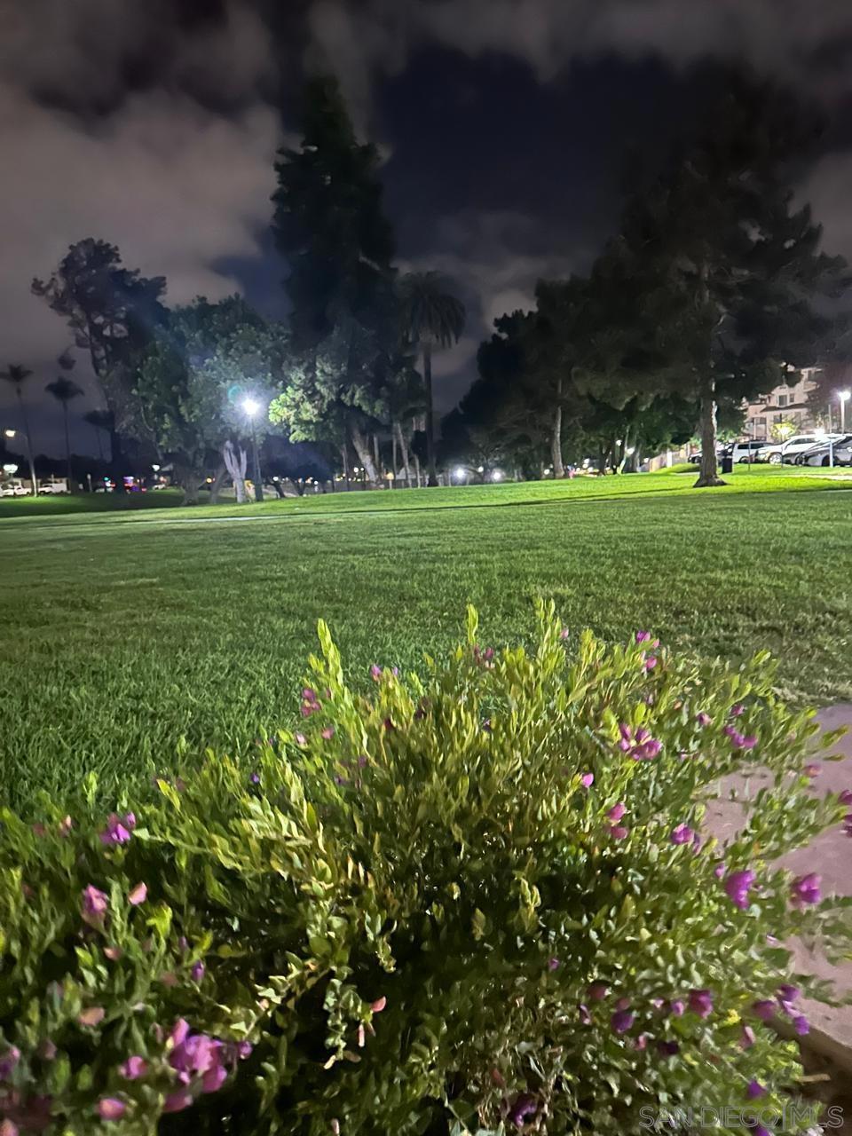 https://media.crmls.org/mediaz/eada872e-14e0-4854-b85b-a3fe0c1d3f84.jpg?preset=X-Large