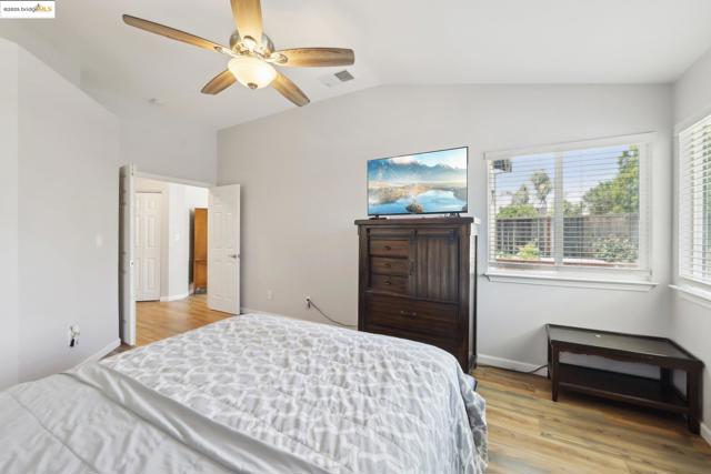 2118 Connie Ln, Oakley CA: https://media.crmls.org/mediaz/eadaeaeb-ed5d-4617-af07-401f174c78f9.jpg