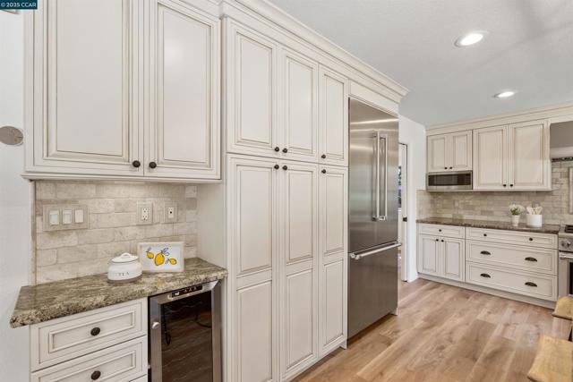 410 Hampton Court, San Ramon CA: https://media.crmls.org/mediaz/eadb0027-38fc-4b01-8fe4-cb8a02b63ebe.jpg