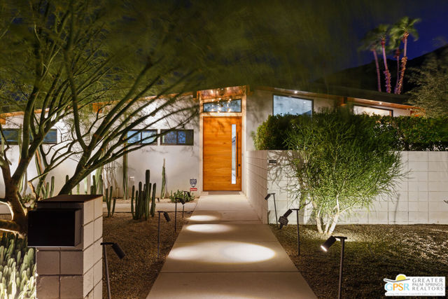 1189 N Rose Avenue, Palm Springs CA: https://media.crmls.org/mediaz/eadb29d6-901e-4550-a62a-de937f801648.jpg