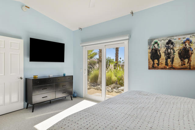 2900 S Redwood Drive, Palm Springs CA: https://media.crmls.org/mediaz/eadb5a64-0763-4edb-a3c3-d9d8c42b185d.jpg