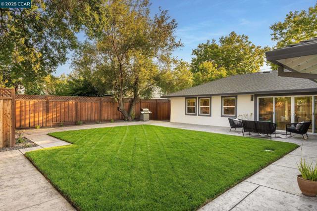 1961 Ardith Dr, Pleasant Hill CA: https://media.crmls.org/mediaz/eadb678b-0d39-439e-bb3b-31052de4cdca.jpg