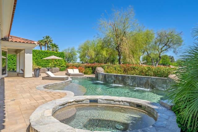 306 Loch Lomond Road, Rancho Mirage CA: https://media.crmls.org/mediaz/eadbd4e2-7ec9-4194-ad23-e0318e1a2563.jpg