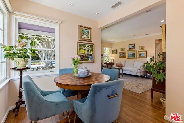 4365 Elenda Street photo 8