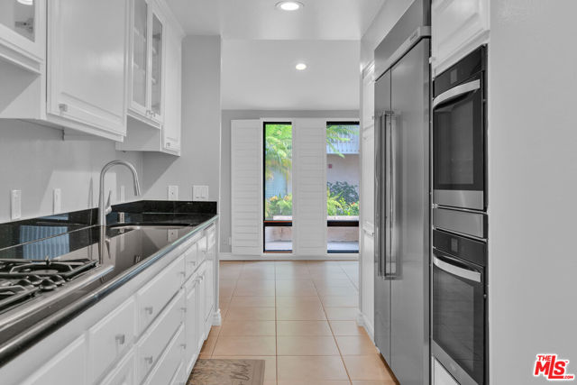 7301 Vista Del Mar, Playa del Rey CA: https://media.crmls.org/mediaz/eadc408d-17d7-4012-9ee8-a58922f8302a.jpg