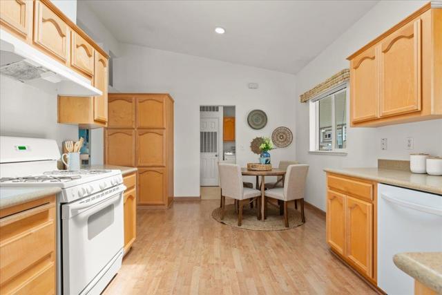 16 Primrose Street, Aptos CA: https://media.crmls.org/mediaz/eadc6648-48ed-4482-b936-5c677c7b2e35.jpg