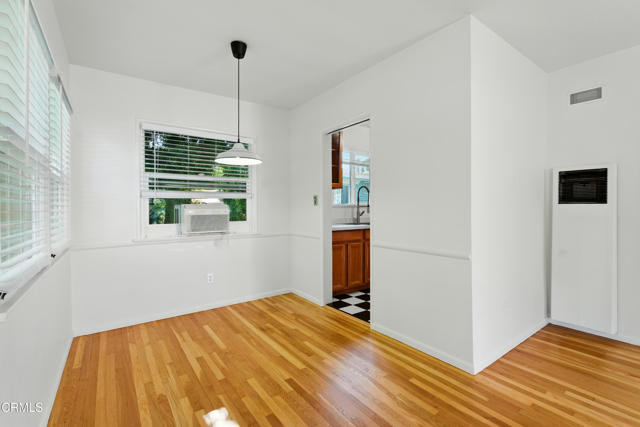 Detail Gallery Image 3 of 20 For 1545 1/2 Riverside Dr, Glendale,  CA 91201 - 2 Beds | 1 Baths