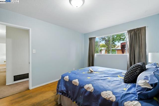1677 Johnson St, San Leandro CA: https://media.crmls.org/mediaz/eade7c87-2378-4ebe-8c2f-95b2d749a840.jpg
