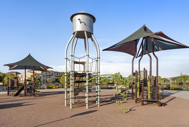 1704 Frangipani Avenue, Chula Vista CA: https://media.crmls.org/mediaz/eadf0e72-3f3e-49aa-9906-59588ace75e0.jpg