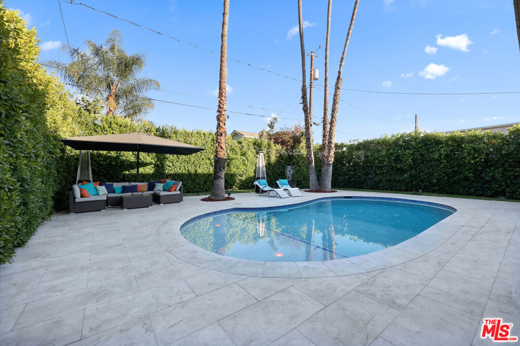 1318 N Beachwood DriveBurbank img 8