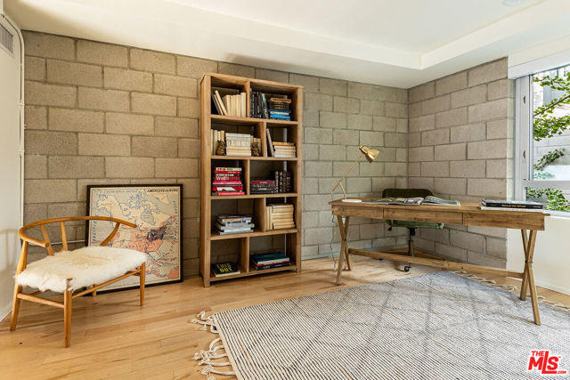 Image 8 of 15 For 3450 Cahuenga Boulevard 405