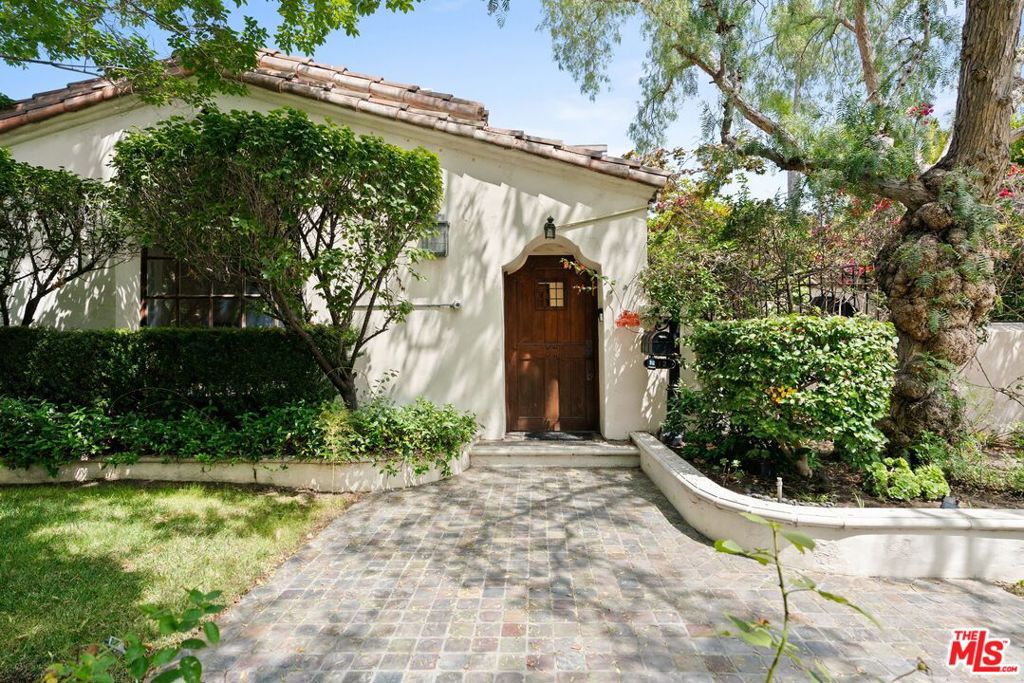 312 El Camino Drive