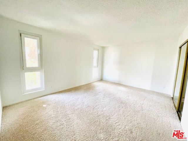 11789 Montana Avenue, Los Angeles CA: https://media.crmls.org/mediaz/eae03c71-f9ef-4da6-afa9-5f5bd11b4e95.jpg