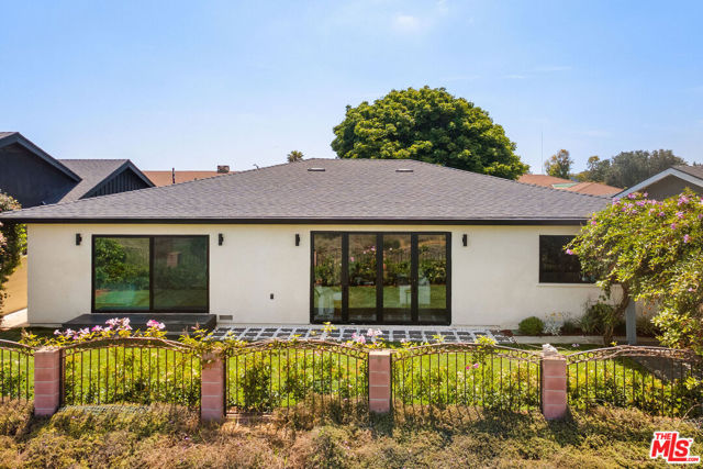 4731 Don Miguel Drive, Los Angeles CA: https://media.crmls.org/mediaz/eae10872-a1cc-46d7-858c-735c8fc8bbd9.jpg