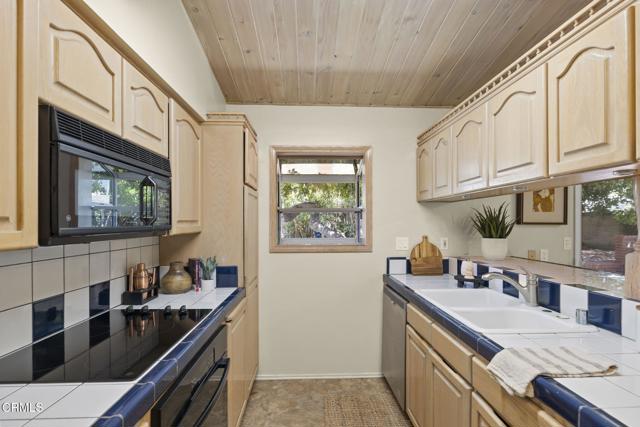 Detail Gallery Image 15 of 28 For 4232 De Paul St, Ventura,  CA 93003 - 3 Beds | 2 Baths