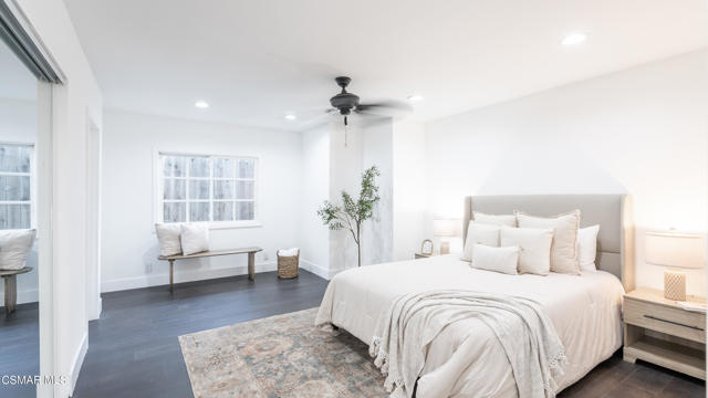5726 Donna Avenue, Tarzana CA: https://media.crmls.org/mediaz/eae18381-c84c-4aae-b870-1851e673a82a.jpg