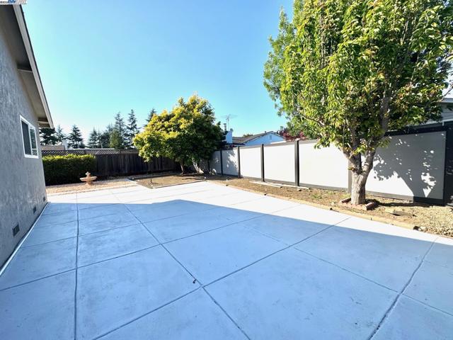34288 Torrington Pl, Fremont CA: https://media.crmls.org/mediaz/eae1de39-ac44-4078-975a-dd3b99b8cd2c.jpg