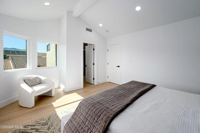 574 Nicole Drive, Newbury Park CA: https://media.crmls.org/mediaz/eae34b2a-7090-490b-992b-ad69cb1d0c5e.jpg