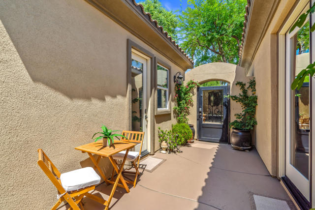 56925 Mountain, La Quinta CA: https://media.crmls.org/mediaz/eae35e98-4f1b-4ce9-adc8-d253e15e5588.jpg