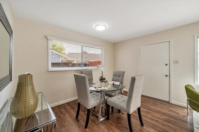 508 Wessex Way, Belmont CA: https://media.crmls.org/mediaz/eae3adf4-bcd4-44b7-a2a2-b860a41ae128.jpg