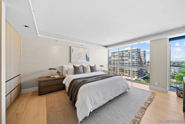 1780 Avenida Del Mundo, Coronado CA: https://media.crmls.org/mediaz/eae42384-cbbe-416f-a7bd-6edee70c2c34.jpg