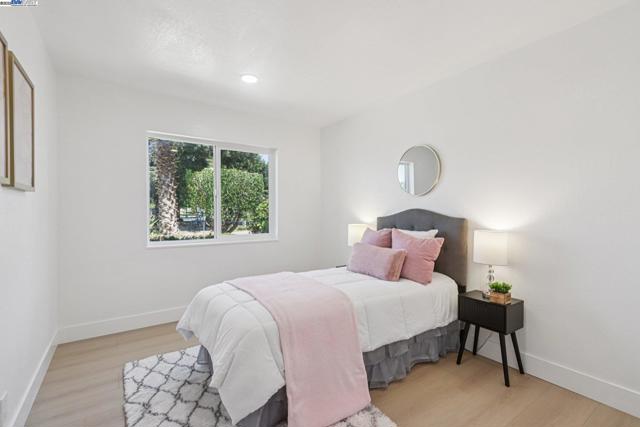 39681 Sundale Dr, Fremont CA: https://media.crmls.org/mediaz/eae42f53-6ee1-47de-8d46-f393c5b8c313.jpg