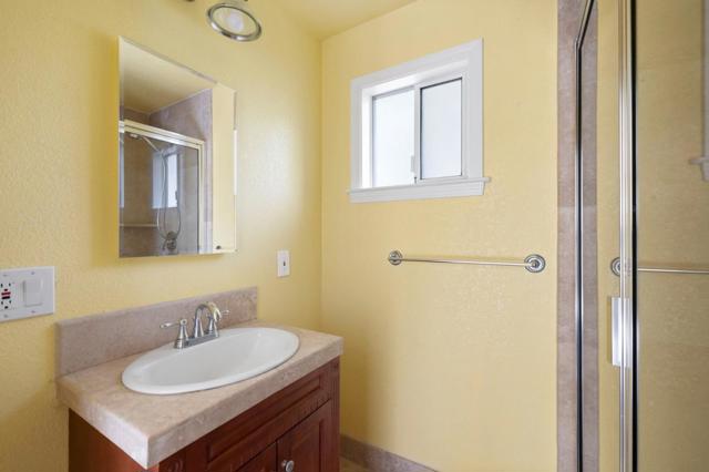 2160 Oakley Avenue, Menlo Park CA: https://media.crmls.org/mediaz/eae43653-b0d5-464a-b56b-9b1b9d04bbf4.jpg