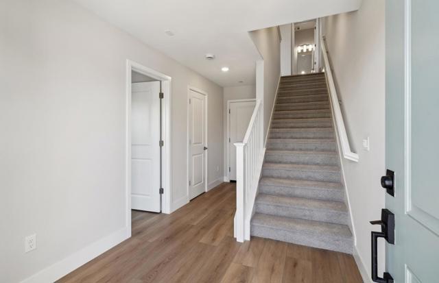 2512 Sage Street, San Mateo CA: https://media.crmls.org/mediaz/eae51b2a-1388-4caa-9a39-36f42eccc243.jpg