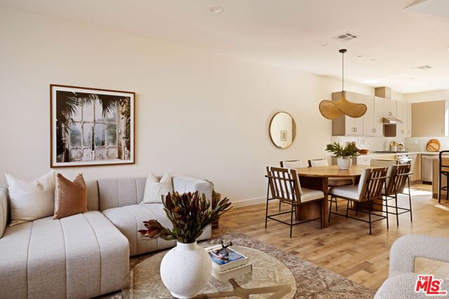 1544 Chia Way photo 2
